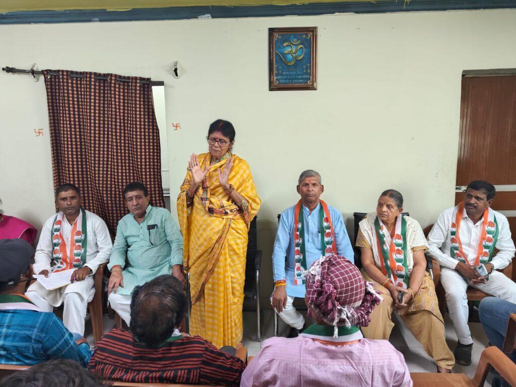 ज्योत्सना के समर्थन में सैकड़ों युवा कांग्रेस में शामिल,  कहा-कार्यकर्ताओं से बढ़ रही हमारी ताकत..