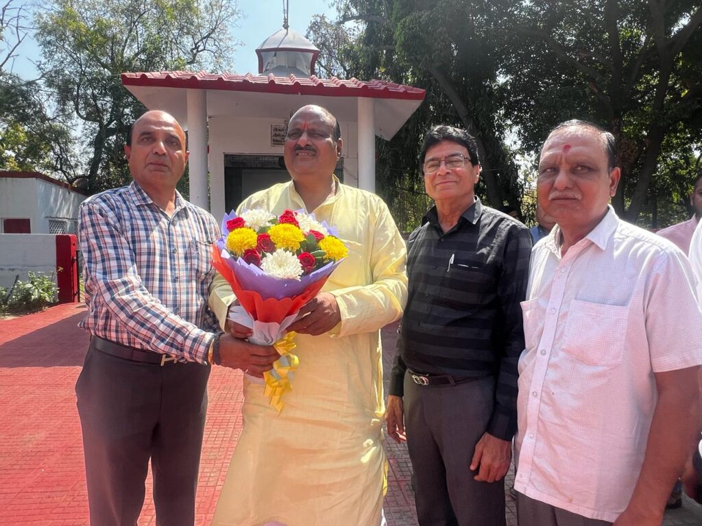 पूर्व मंत्री जयसिंह अग्रवाल के जन्मदिन पर हुए अनेक कार्यक्रम – लगा बधाईयों का तांता