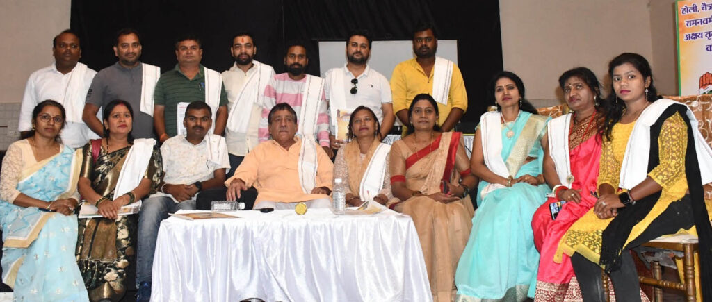संगठन व जनता के बलबूते कांग्रेस लड़ रही चुनाव : डॉ. महंत