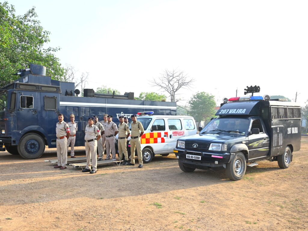 कोरबा में ​​​​​​​दंगाइयों से निपटने पुलिस का मॉक ड्रिल: लोकसभा चुनाव को लेकर छोड़े गए आंसू गैस, कानून व्यवस्था बनाए रखने रिहर्सल…