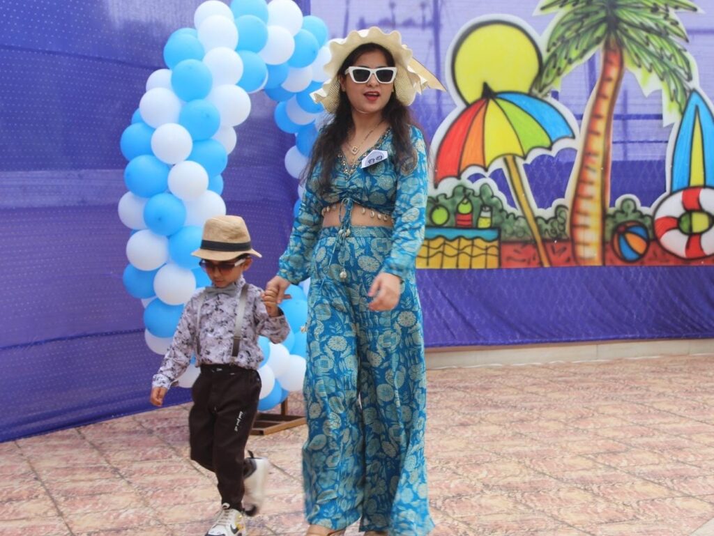 प्री-प्राइमरी के बच्चों की मम्मियों ने किया रैंप वॉक:युगांतर पब्लिक स्कूल दो दिवसीय फन-फिएस्टा का आयोजन, पुल पार्टी का उठाया लुत्फ…