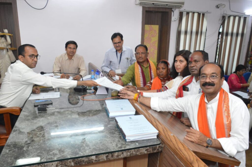 लोकसभा निर्वाचन 2024: 14 अभ्यर्थियों ने किया नामांकन दाखिल, अब तक 30 अभ्यर्थियों ने किया नामांकन पत्र क्रय…
