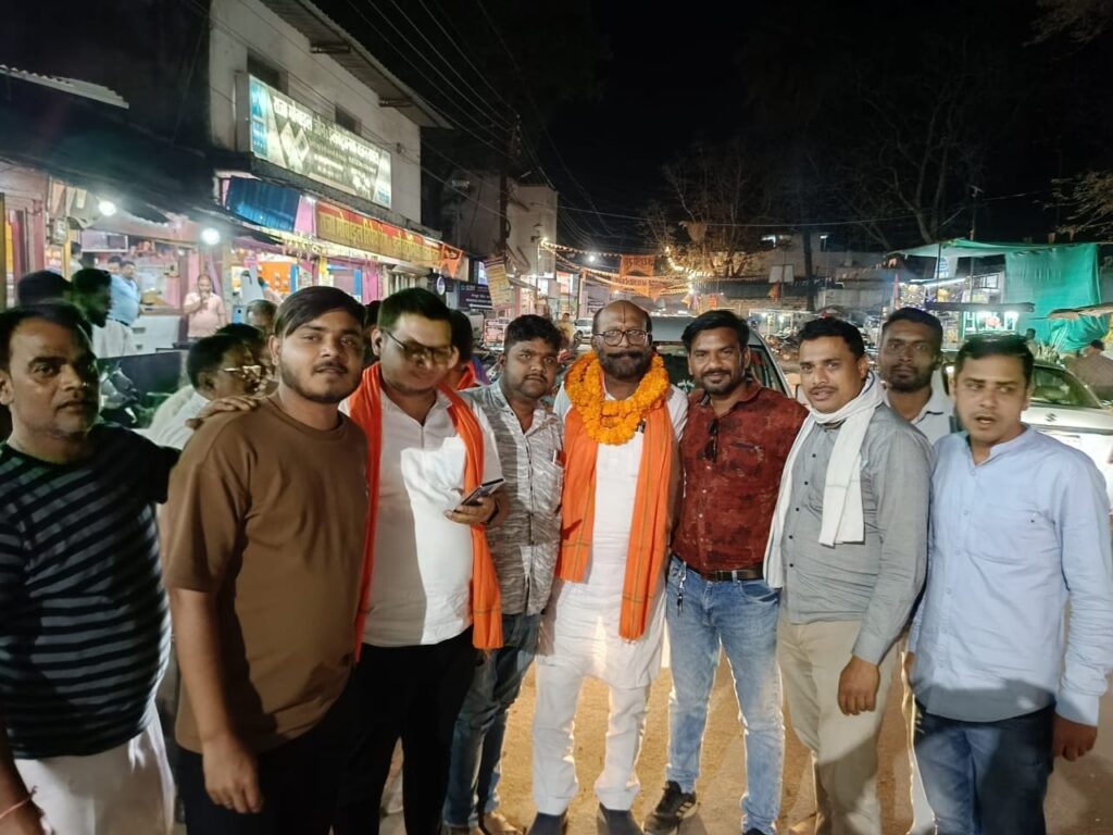 प्रधान पाठक और सहायक शिक्षक को शोकॉज नोटिस: पॉलिटिकल पार्टी के प्रचार में हुए शामिल, आदर्श आचार संहिता के उल्लंघन का मामला…