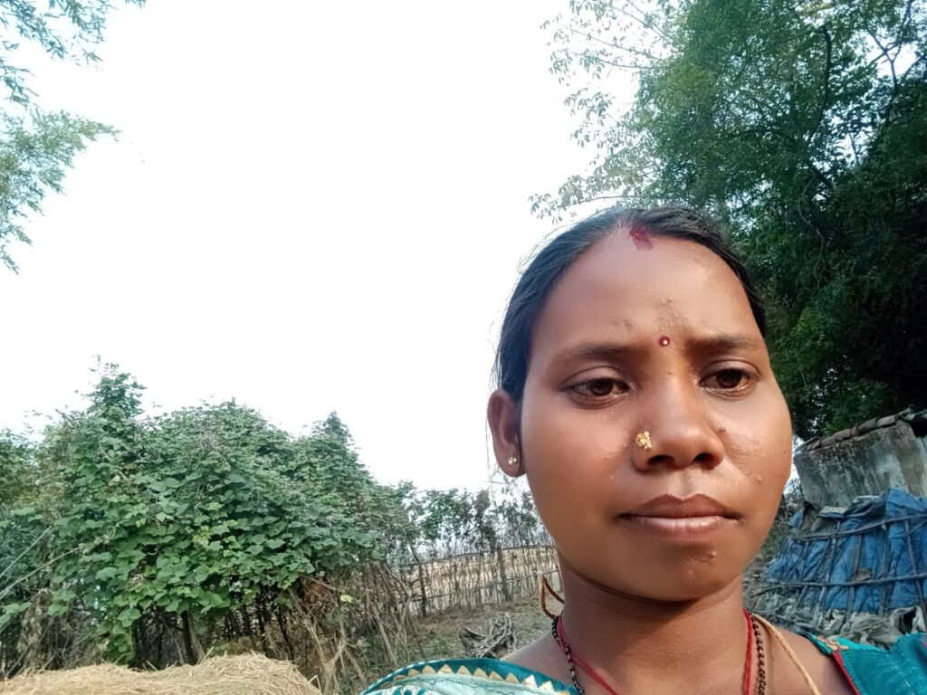 2 साल की बेटी के सामने मां ने लगाई फांसी: पति दोस्त की सगाई से लौटा, तो किचन में फंदे से लटकती मिली लाश…