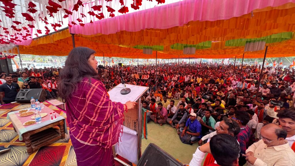 जिस लापता सांसद की प्रतीक्षा में 5 साल दरवाजे पर खड़ी रही रामपुर की जनता बदलाव के लिए अब भाजपा के साथ खड़ी है: डाॅ सरोज पांडेय