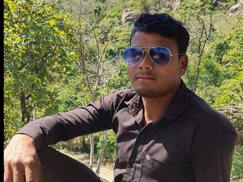 कोरबा में ट्रिपल मर्डर: बंद कमरे में मिले दंपती और 2 साल की बच्ची के लहूलुहान शव; धारदार हथियार से हत्या की आशंका…