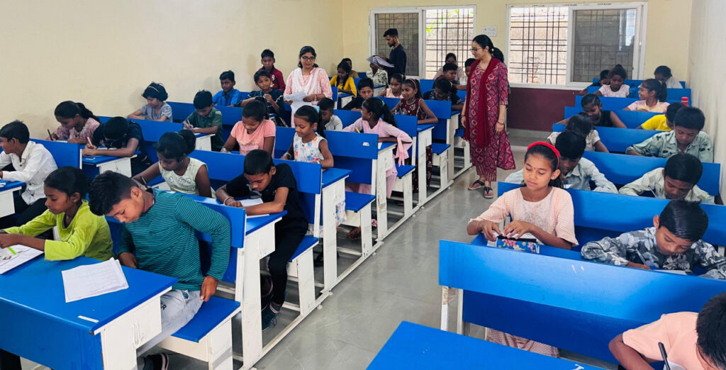 रायपुर : एकलव्य विद्यालय में प्रवेश के प्रदेश के बच्चों में उत्साह का माहौल..
