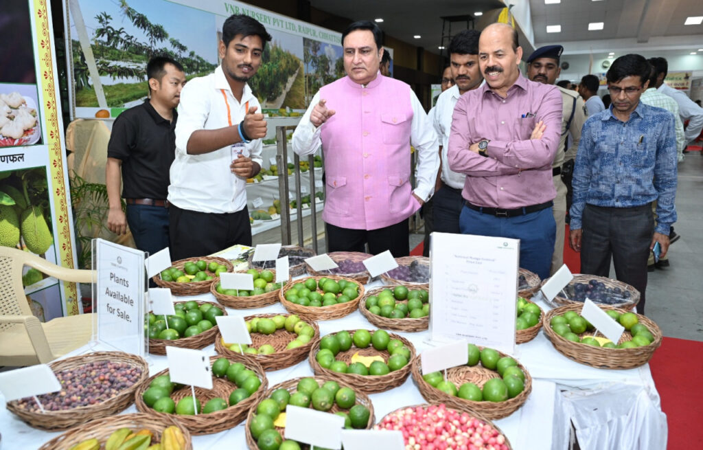 रायपुर : भव्य और सफल आयोजन रहा राष्ट्रीय आम महोत्सव: डॉ. अलंग…