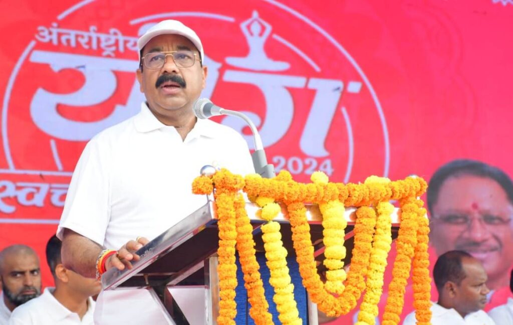 रायपुर : शरीर व मन को स्वस्थ रखने के लिए सर्वाेत्तम उपाय है योग : उपमुख्यमंत्री श्री साव