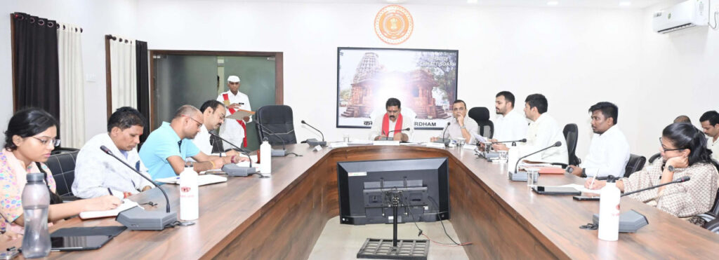 रायपुर : योजनाओं का लाभ समाज के हर वर्ग तक पहुचाएं-उपमुख्यमंत्री श्री विजय शर्मा