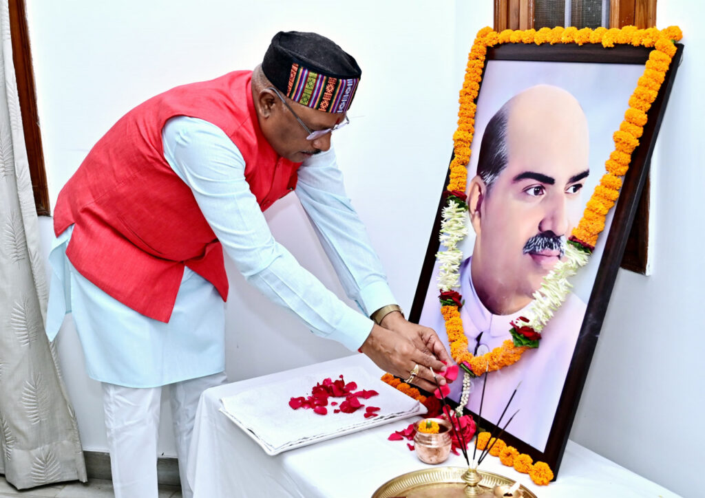 रायपुर : मुख्यमंत्री श्री विष्णु देव साय ने डॉ. श्यामा प्रसाद मुखर्जी की पुण्यतिथि पर उन्हें नमन किया