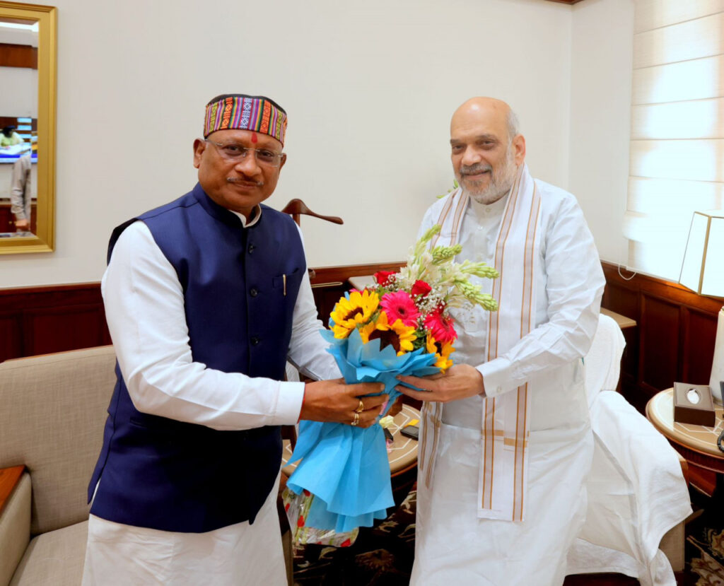 रायपुर : छत्तीसगढ़ के मुख्यमंत्री श्री विष्णुदेव साय ने आज गृहमंत्री श्री अमित शाह से संसद भवन में सौजन्य मुलाकात की