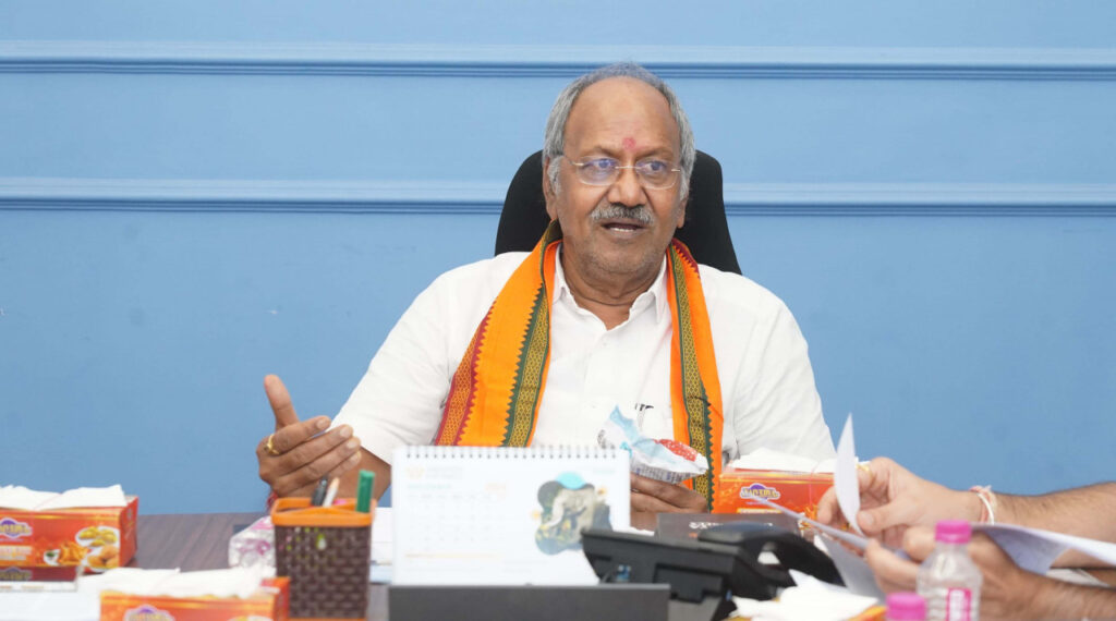 रायपुर : प्रदेश के सभी स्कूलों में बनाया जाएगा स्मार्ट क्लासरूम: शिक्षा मंत्री श्री बृजमोहन अग्रवाल