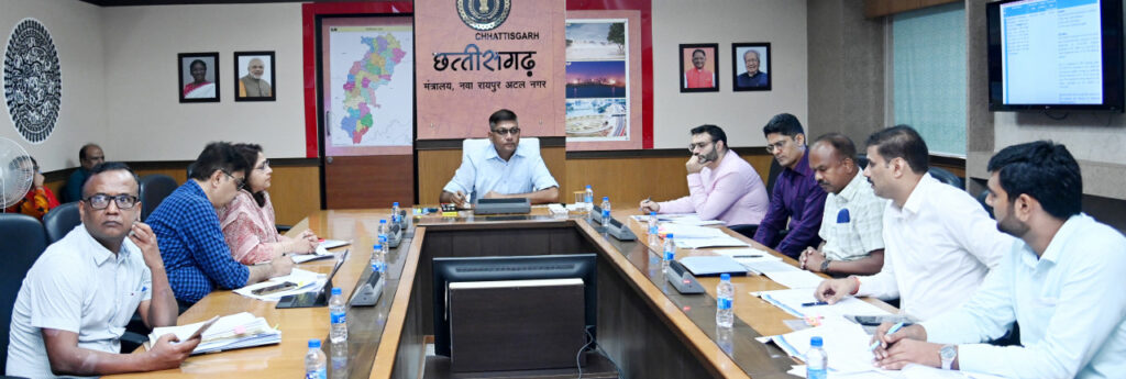 रायपुर : केन्द्रीय परियोजनाओं को तेजी से पूर्ण किया जाए: मुख्य सचिव श्री अमिताभ जैन