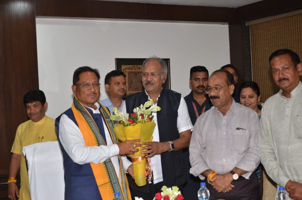 छत्तीसगढ़ के नव निर्वाचित लोक सभा सदस्यों के सम्मान में छत्तीसगढ़ के मुख्यमंत्री विष्णुदेव साय ने नई दिल्ली स्थित छत्तीसगढ़ सदन में रात्रिभोज का आयोजन किया…