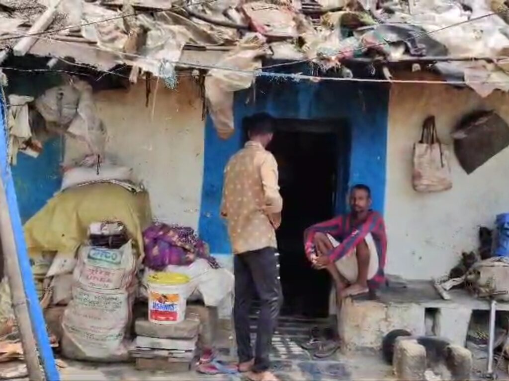पत्नी की हत्या के बाद लाश के पास सोता रहा: सुबह ससुर ने देखी बहू की लाश, माथे से निकल रहा था खून…