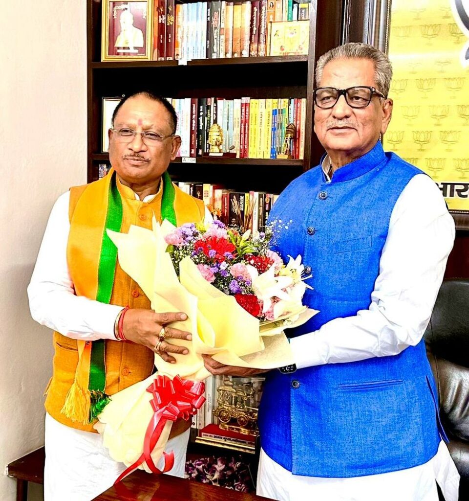 रायपुर : मुख्यमंत्री श्री विष्णुदेव साय ने सिक्किम के नव नियुक्त राज्यपाल श्री ओमप्रकाश माथुर को नई दिल्ली में दी बधाई….