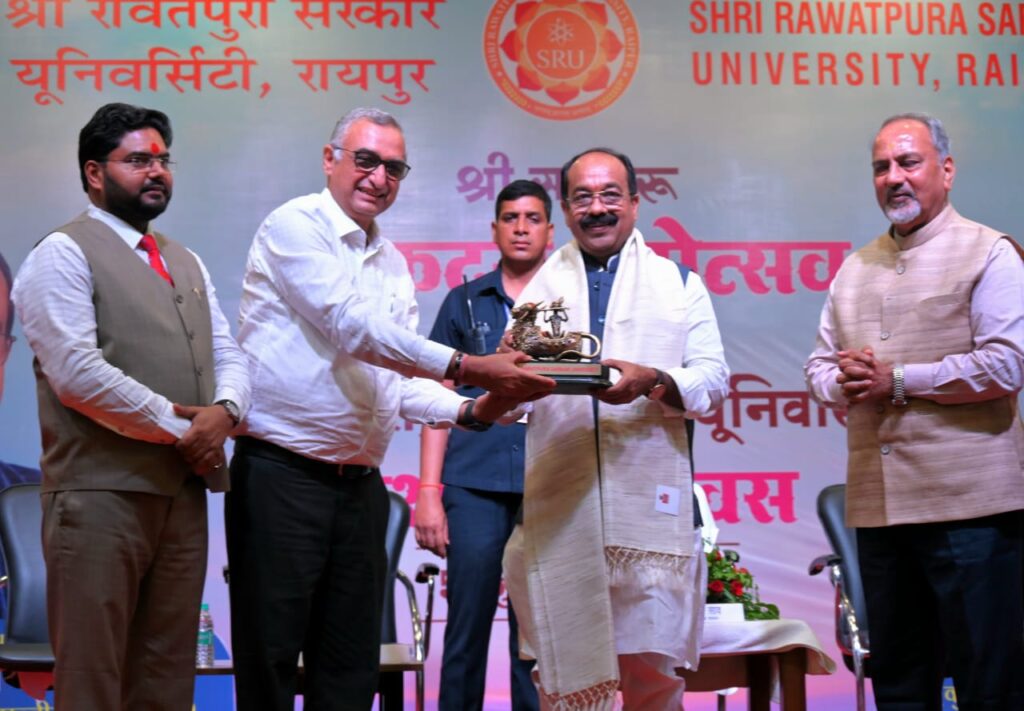 रायपुर : लक्ष्य निर्धारित कर अपनी सीमा न बांधे विद्यार्थी – श्री अरुण साव