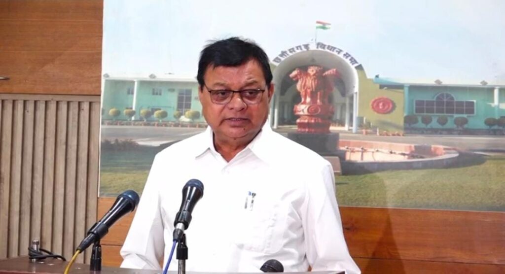 जल्द होगी जिला पुर्नवास समिति की बैठक, भू-विस्थापितों की समस्याओं का होगा निराकरण:- उद्योग मंत्री श्री लखन लाल देवांगन