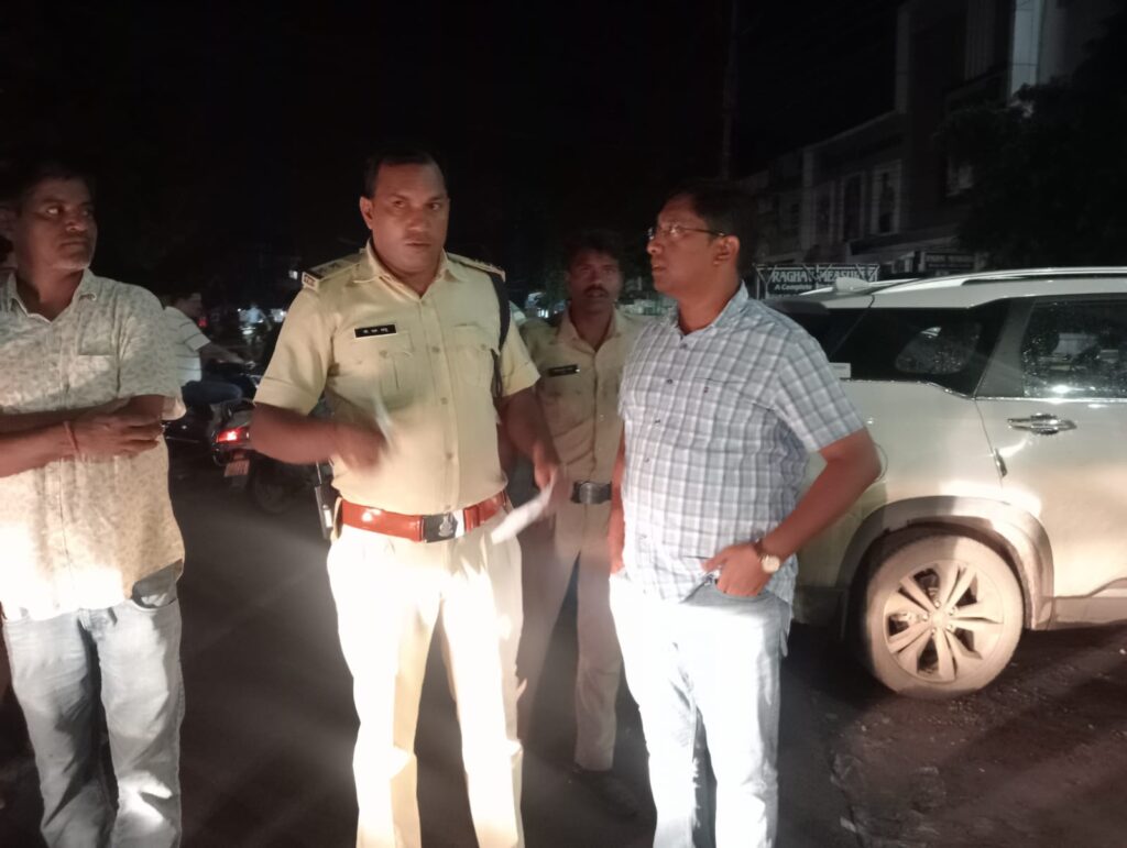 छत्तीसगढ़ में 30 लाख के गहनों की लूट: ज्वेलरी शॉप की महिला कर्मचारियों से छीनकर भागे नकाबपोश बदमाश; 17 घंटे बाद भी सुराग नहीं…