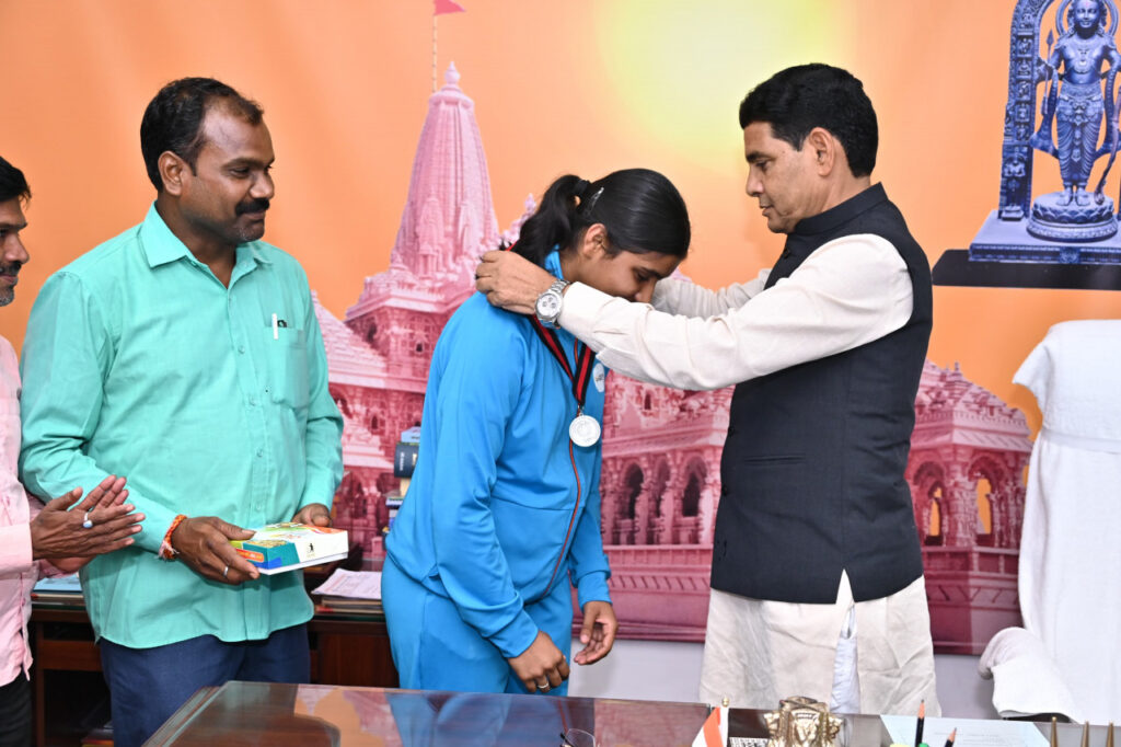 रायपुर : छत्तीसगढ़ की बेटियों ने राज्य और देश का मान बढ़ाया- खेल मंत्री श्री टंकराम वर्मा