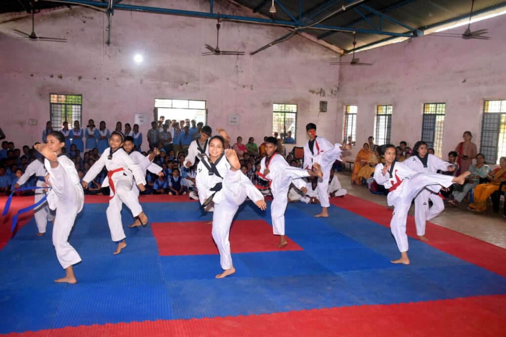 एनटीपीसी सीपत द्वारा ग्राम जांजी में ब्लॉक स्तरीय ताइक्वांडो प्रतियोगिता का आयोजन