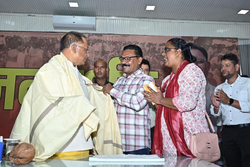 रायपुर : मुख्यमंत्री की पहल पर न्यूजीलैंड में हो रही प्रतियोगिता में शामिल हुई तलवारबाजी की खिलाड़ी, जीता मेडल…