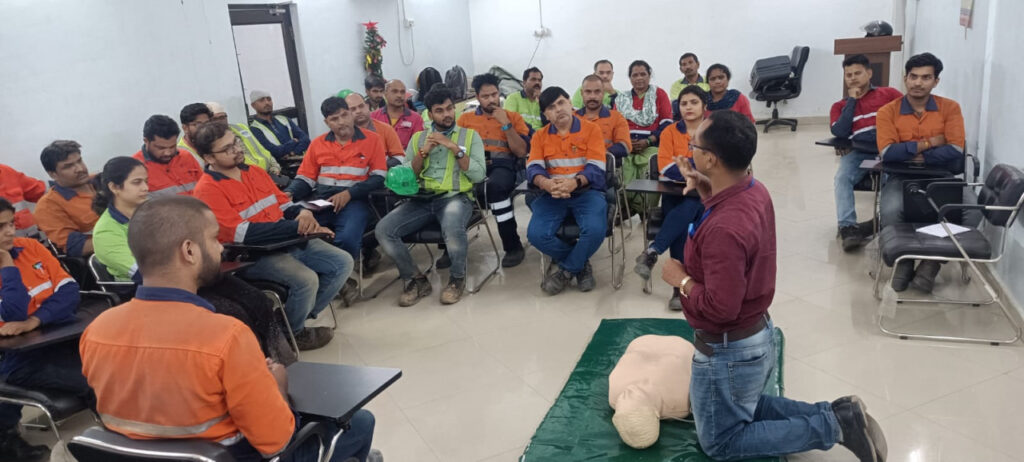 कोरबा : ​​​​​​​चिकित्सक, औद्यागिक संस्थानों, स्कूल-कॉलेज के विद्यार्थियों हेतु फर्स्ट-एड प्रशिक्षण का हुआ आयोजन