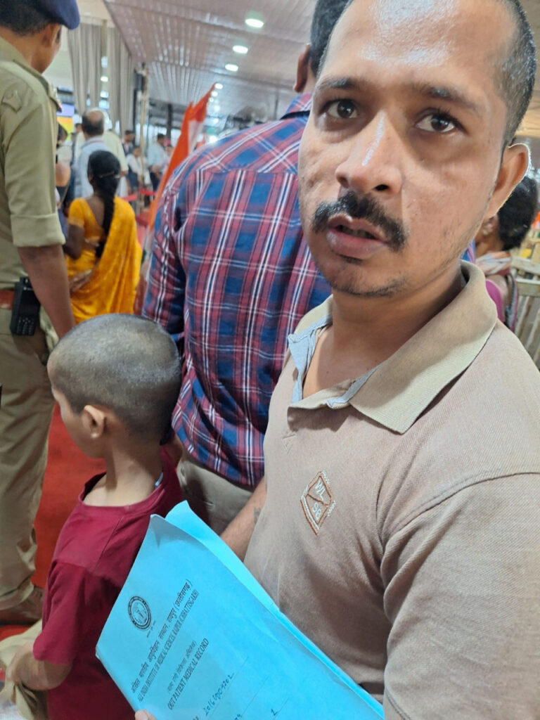 रायपुर : इलाज के लिए नियमित रूप से जाना पड़ता है अहमदाबाद, मुख्यमंत्री ने कहा – लक्ष्य के स्वास्थ्य का हम रखेंगे ध्यान