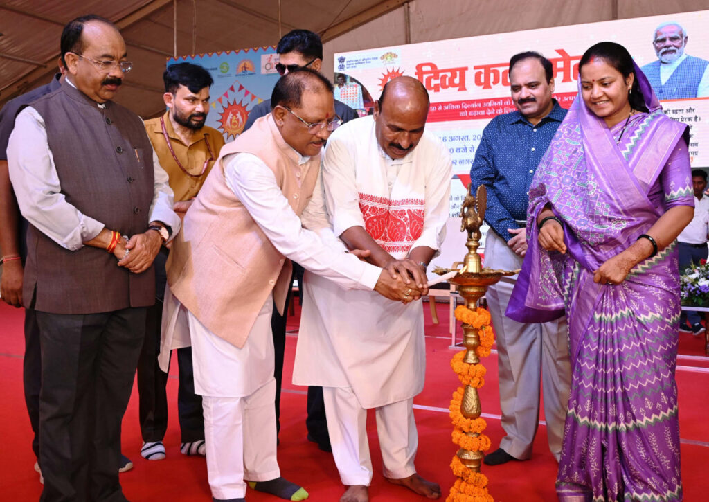 रायपुर : केंद्रीय मंत्री डॉ. वीरेन्द्र कुमार ने रायपुर में दिव्यांगजन पार्क निर्माण की घोषणा की