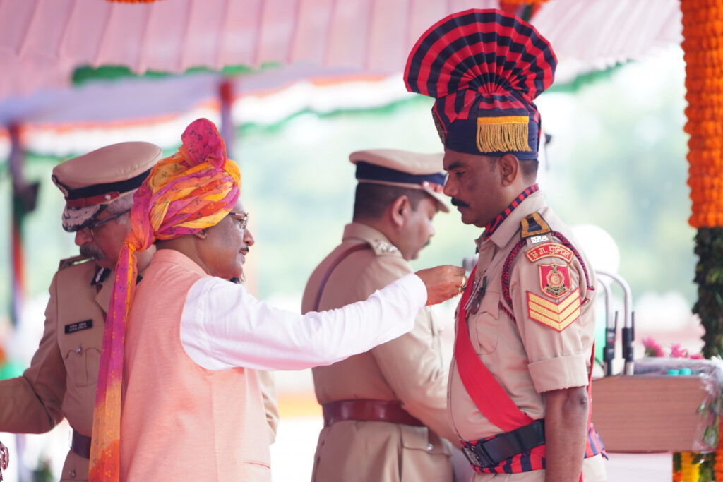 रायपुर : मुख्यमंत्री ने स्वतंत्रता दिवस के अवसर पर 46 पुलिस अधिकारियों एवं जवानों को पुलिस पदकों से किया सम्मानित