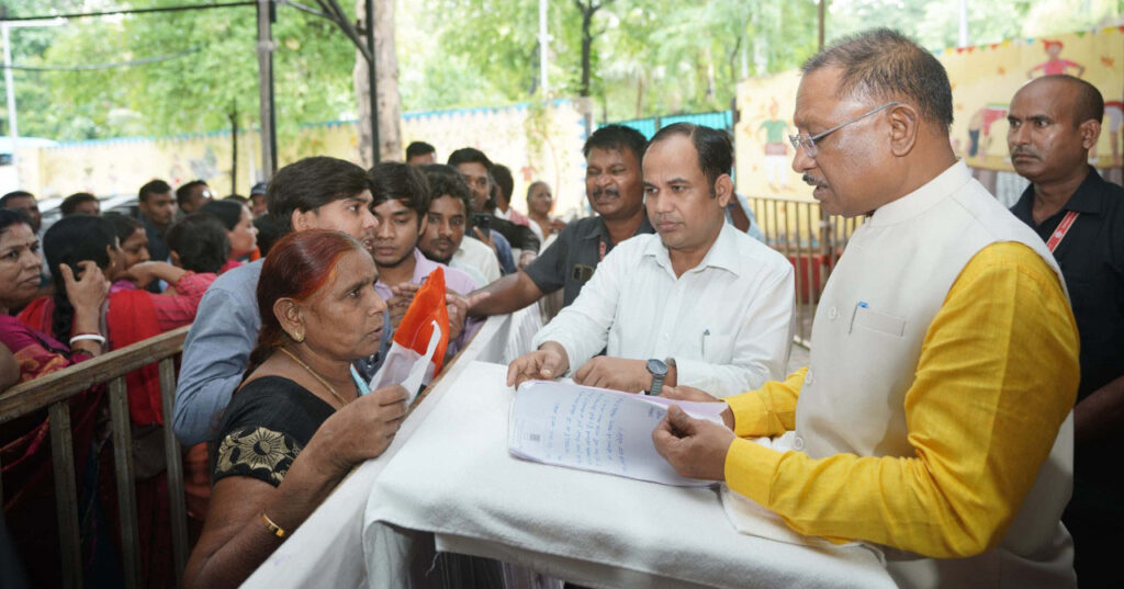 रायपुर : फौजी की पत्नी को नहीं मिल रही पूरी पेंशन..
