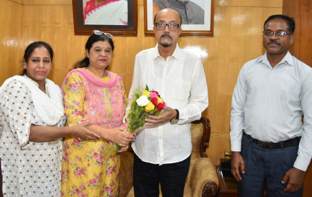 रायपुर : राज्यपाल श्री रमेन डेका से डॉ. कराबी ने भेंट की