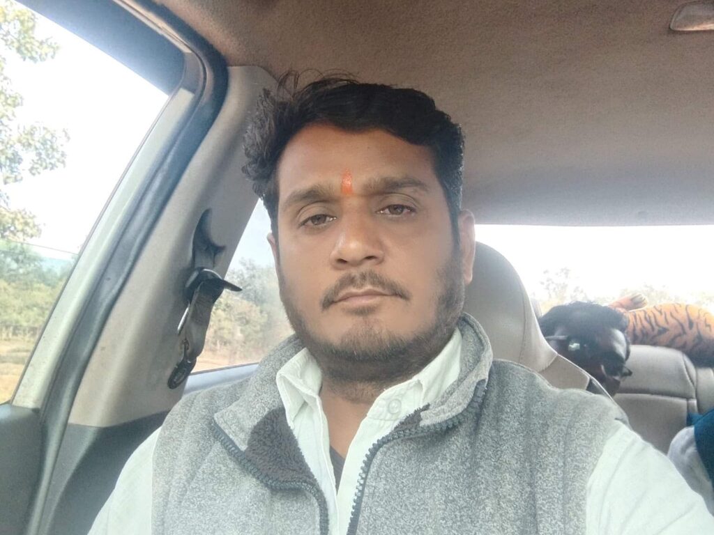 पोस्टमैन ने अपने ही सरपंच दोस्त की धारदार हथियार से कर दी हत्या, हंसिए से 22 वार किया…