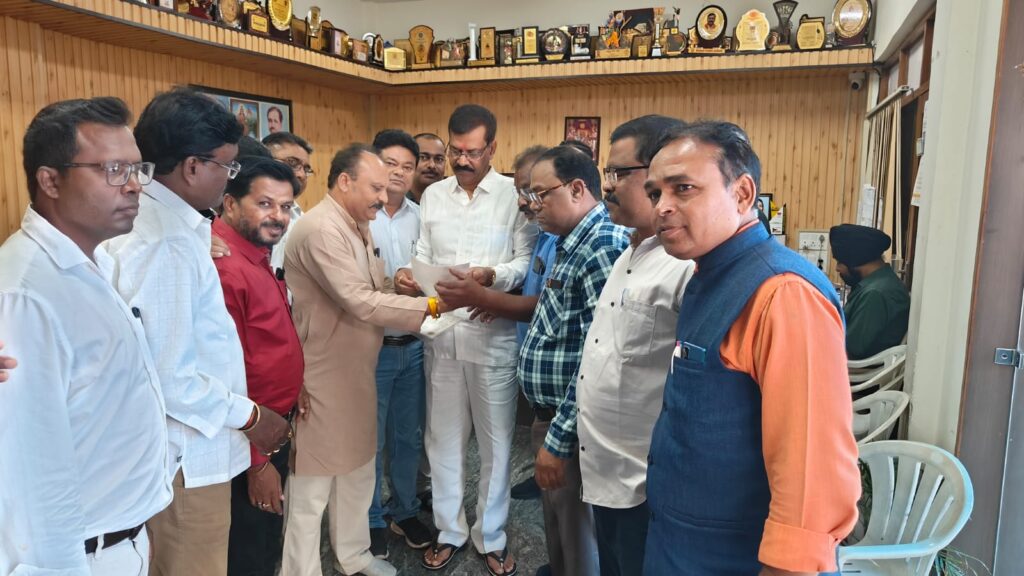 मांगो को लेकर फेडरेशन का दूसरे चरण का आंदोलन जारी