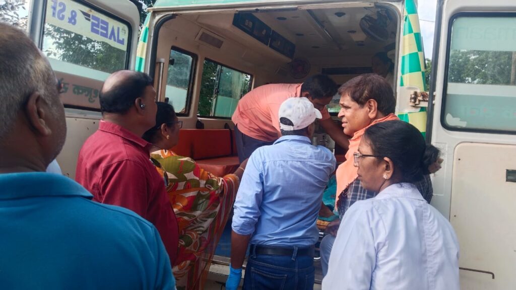 पितृ-भोज खाकर 74 ग्रामीणों की बिगड़ी तबीयत…उल्टी-दस्त की शिकायत पर कराया गया अस्पताल दाखिल…स्वास्थ्य विभाग ने लगाया कैंप..