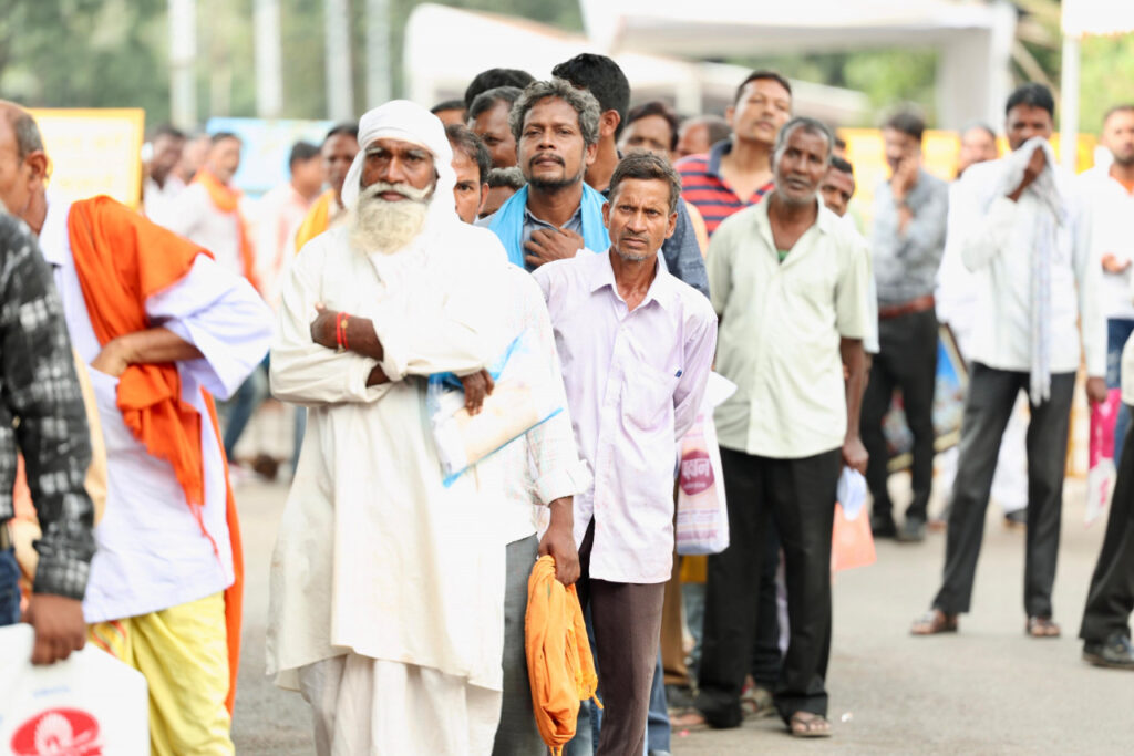 रायपुर : मुख्यमंत्री श्री विष्णु देव साय से मिलकर अपनी तकलीफ़ों के दूर होने की आशा और उम्मीदों का दामन थामे मुख्यमंत्री निवास में प्रदेश भर से बुजुर्ग, महिलाएँ, युवा ,दिव्यांग, सब पहुँच रहे हैं