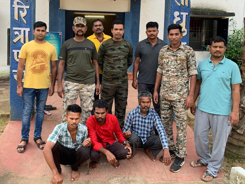 बेटी के प्रेम प्रसंग से आहत युवती के पिता और भाईयो ने युवक की पीट-पीटकर की थी हत्या…जंगल में फंदे से लटका मिला था शव…पुलिस ने हत्या का किया खुलासा, 3 आरोपी गिरफ्तार…