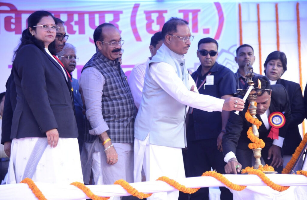 रायपुर : मुख्यमंत्री बिलासपुर जिला अधिवक्ता संघ के शपथ ग्रहण समारोह में हुए शामिल