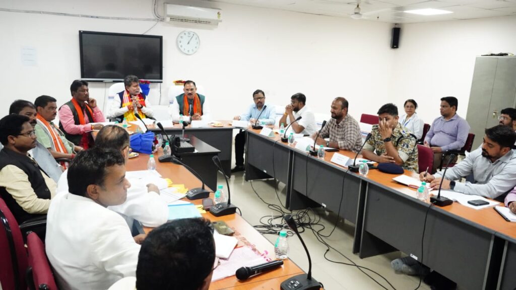 रायपुर : बस्तर के आम नागरिकों को बेहतर स्वास्थ्य सुविधाएं हो उपलब्ध – स्वास्थ्य मंत्री श्री श्याम बिहारी जायसवाल