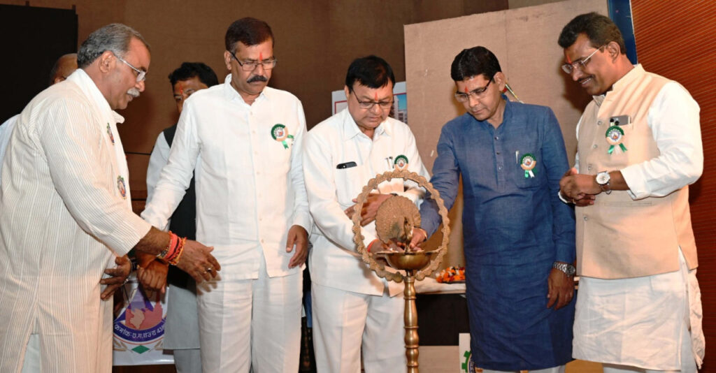 रायपुर : सिंगल विंडो सिस्टम 2.0 प्रणाली के जरिए उद्यमियों को मिल रही सहूलियत: मंत्री श्री लखन लाल देवांगन