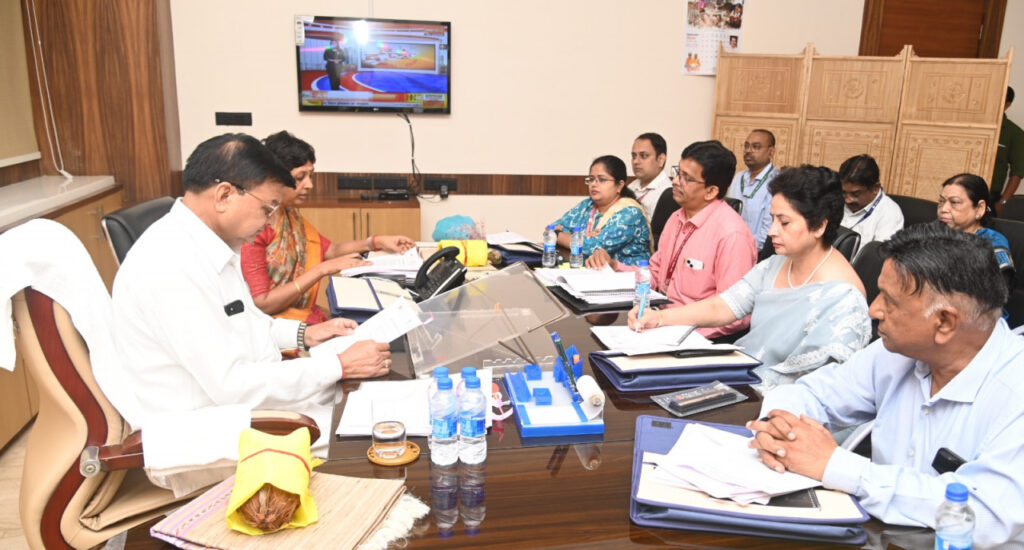 रायपुर : अब डिस्पेंसरी मजदूरों को सीधे विशेषज्ञ हॉस्पिटल में कर सकेंगे रेफर, श्रम मंत्री ने दिए निर्देश