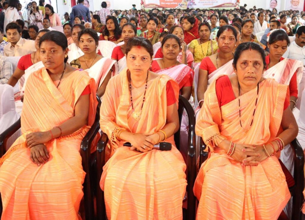 महतारी वंदन योजनाः जशपुर जिले की 2 लाख से अधिक महिलाओं को मिला लाभ, महिलाओं ने मुख्यमंत्री को दिया धन्यवाद