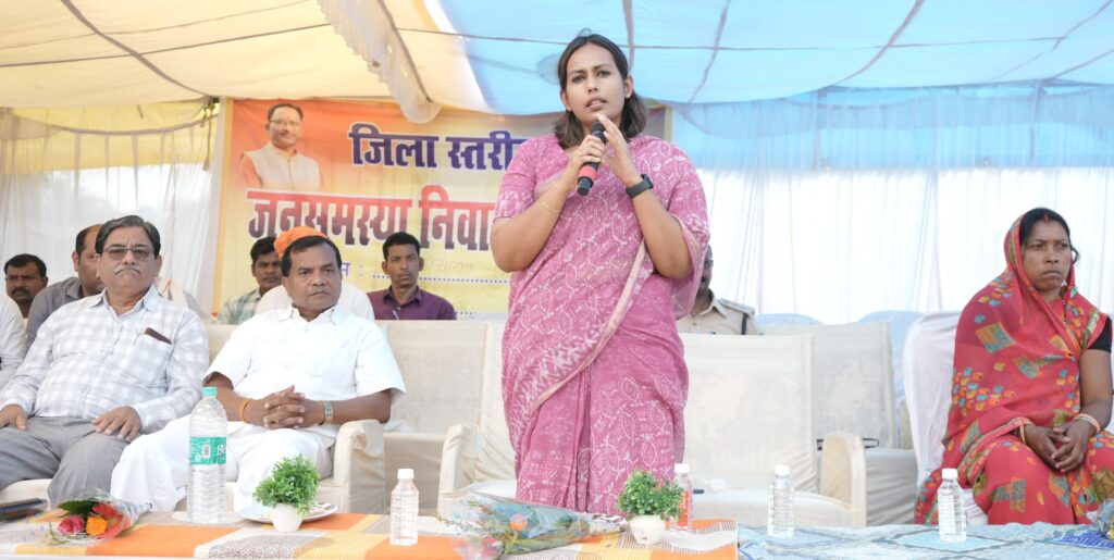 अपने बच्चों को आंगनबाड़ी और स्कूल भेजें, जागरूक बनकर योजनाओं का लाभ उठाएं : श्रीमती प्रतिष्ठा ममगाई
