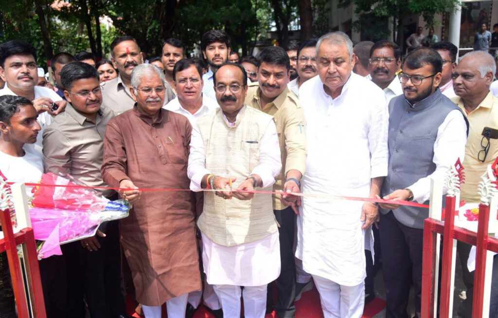 रायपुर : उप मुख्यमंत्री श्री अरुण साव ने कलेक्टोरेट गार्डन और दांडी मार्च प्रतिमा का किया लोकार्पण