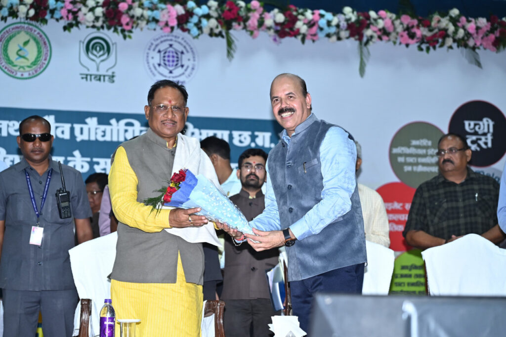 रायपुर : मुख्यमंत्री श्री विष्णु देव साय इंदिरा गांधी कृषि विश्वविद्यालय रायपुर पहुंचे