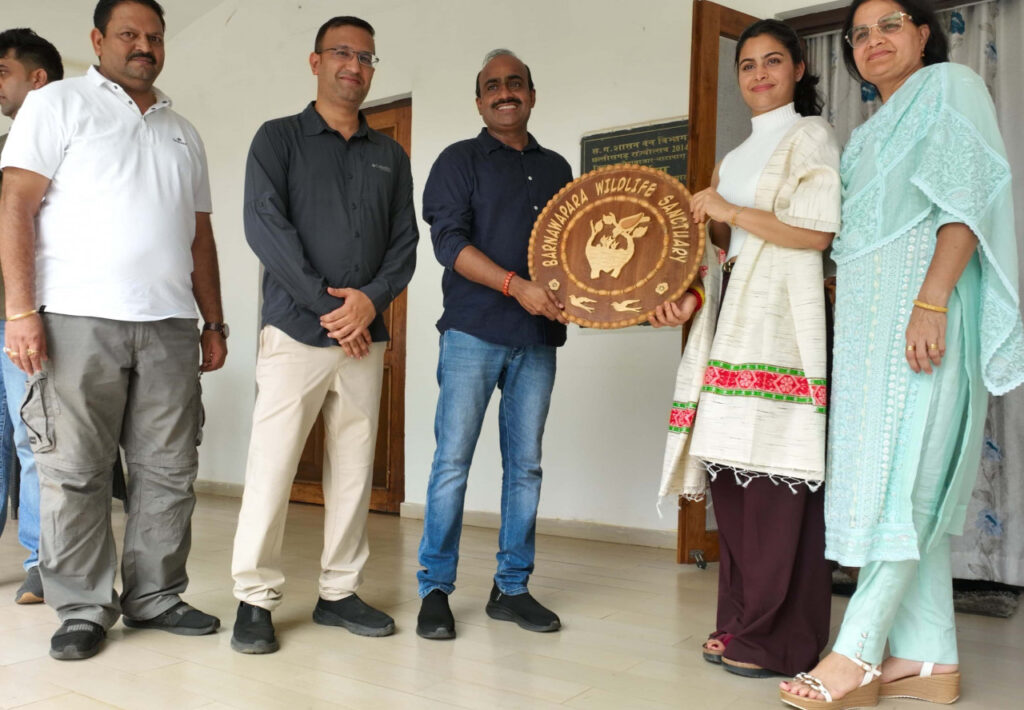 रायपुर : ओलंपियन मनु भाकर ने परिवार सहित बारनवापारा अभ्यारण्य का किया भ्रमण