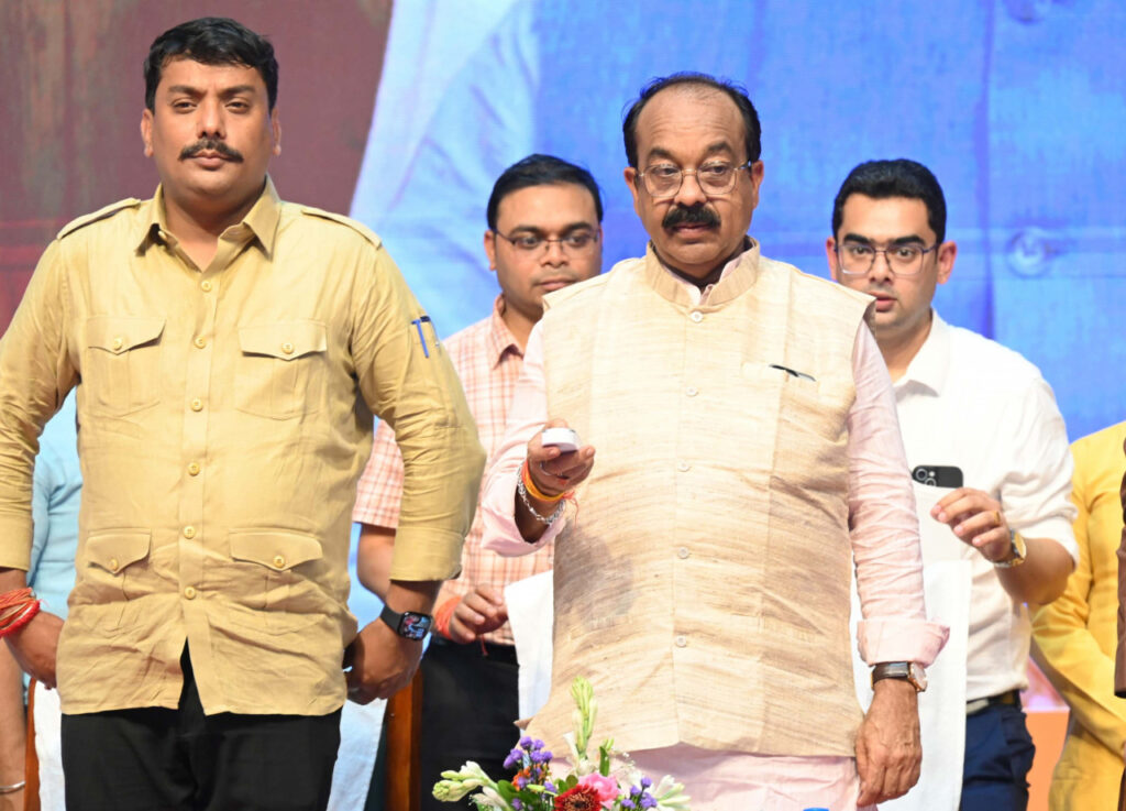 रायपुर : उप मुख्यमंत्री श्री अरुण साव ने ‘स्वच्छता परमो धर्मः’ थीम सॉन्ग का वीडियो किया लॉन्च