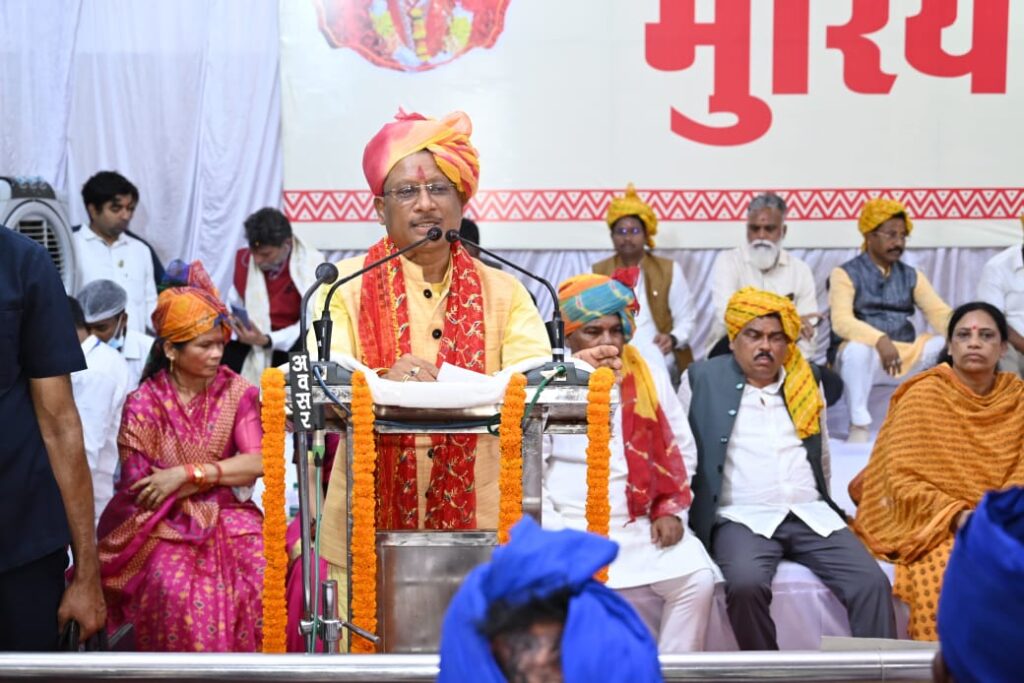 रायपुर : मुख्यमंत्री श्री विष्णु देव साय ने मुरिया दरबार में माडिया साराय में विकास कार्य के लिए 50 लाख रुपए की घोषणा की
