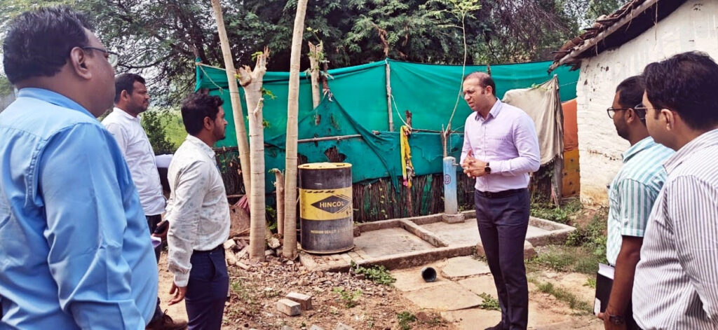 रायपुर : जल जीवन मिशन के संचालक डॉ. भुरे ने गांवों का दौरा कर कार्यों का किया निरीक्षण
